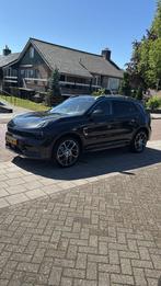 Lynk & Co 1.5TD 261pk Phev 7DCTH 2022 Zwart, Auto's, Stof, 1800 kg, Zwart, 179 pk