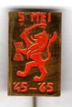 Speldje ORANJE LEEUW GOUDKLEURIGE ACHTERGROND BEVRIJDING (A4, Verzenden, Zo goed als nieuw, Overige onderwerpen