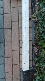 Houten balk , vuren. Gebruikt in berging, grondverf, Doe-het-zelf en Verbouw, Metalen, Ophalen, Gebruikt, Overige metalen