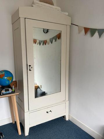 Prachtige Antieke Brocante Meidenkast Vintage Kledingkast beschikbaar voor biedingen