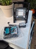 Makita Bouwlamp DML805 + Accu + Lader, Doe-het-zelf en Verbouw, Bouwverlichting, Ophalen of Verzenden, Zo goed als nieuw, Lamp met armatuur