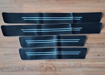 Instaplijsten universeel carbon look (4x) beschikbaar voor biedingen