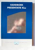 Handboek presentatie KLU Luchtmacht, tenues, brevetten etc., Verzamelen, Militaria | Algemeen, Ophalen of Verzenden, Luchtmacht