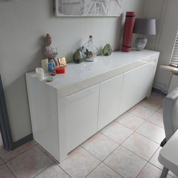 Dressoir hoogglans wit beschikbaar voor biedingen