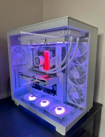 BIEDEN VANAF 650. White game pc beschikbaar voor biedingen