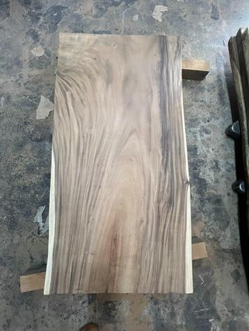 Suar boomstamtafel blad 160cm x 80cm x 5cm beschikbaar voor biedingen