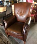 Klassieke bruin leren fauteuil, zithoogte 44 cm, Ophalen, Gebruikt