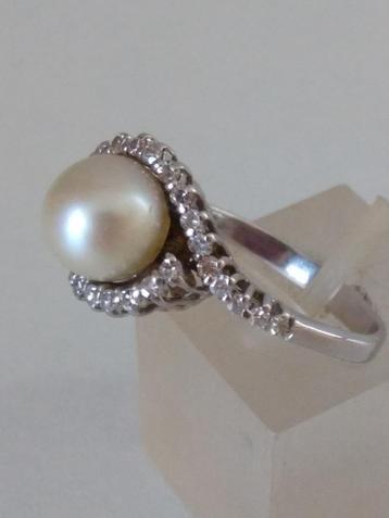 witgouden RING maat 17,5  met Cultive-Parel en 30 Briljanten beschikbaar voor biedingen