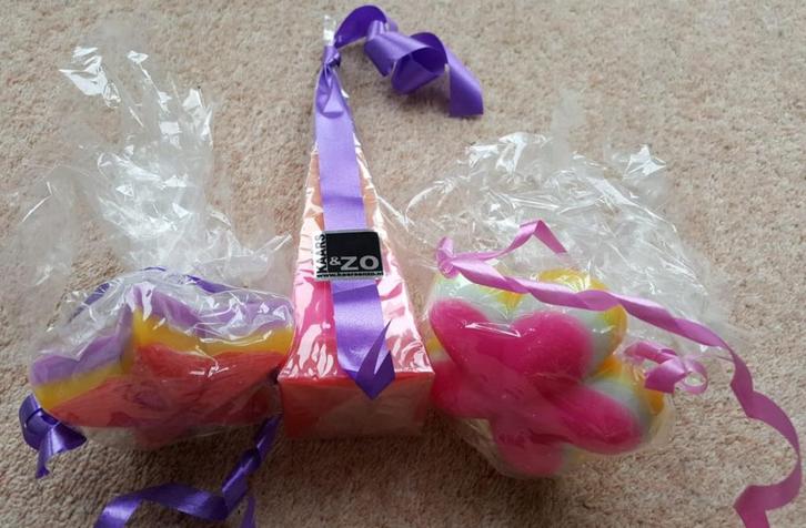 Drie unieke ambachtelijk gegoten sfeervolle kaarsen -set à 3, Huis en Inrichting, Woonaccessoires | Kandelaars en Kaarsen, Nieuw