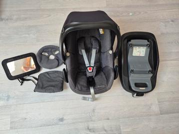 Maxicosi Pebble met Isofix base, autospiegel en verkleiner. beschikbaar voor biedingen