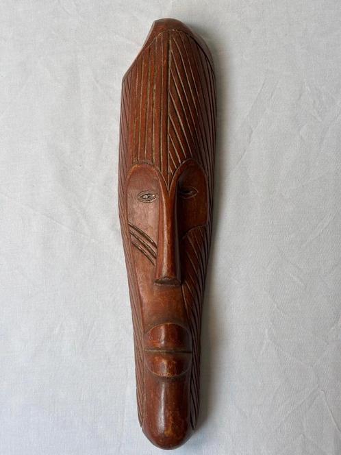 Vintage Hand carved African wooden mask., Antiek en Kunst, Kunst | Beelden en Houtsnijwerken, Ophalen of Verzenden