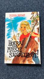 Hoera voor Miesje Sandelhout, Boeken, Fictie, Ophalen of Verzenden, Zo goed als nieuw, Pieter Nierop