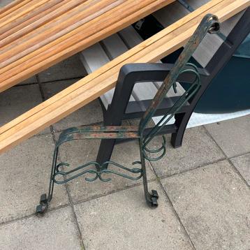 Te koop ijzeren zijkanten voor tuinbank beschikbaar voor biedingen
