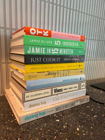 Kookboeken 10 stuks beschikbaar voor biedingen