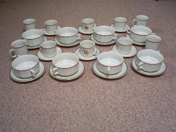 Servies mokjes, kop en schoteltjes met flamingo's, Huis en Inrichting, Keuken | Servies, Gebruikt, Overige typen, Overige stijlen