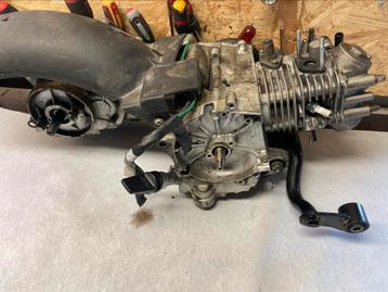 Motor blok sym mio 50cc beschikbaar voor biedingen