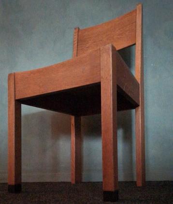 Modernistische Stoel. L.O.V. Oosterbeek, jaren 20,  beschikbaar voor biedingen
