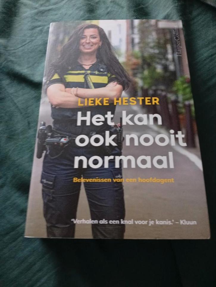 Het kan ook nooit normaal - Lieke Hester, Boeken, Biografieën, Zo goed als nieuw, Overige, Ophalen of Verzenden