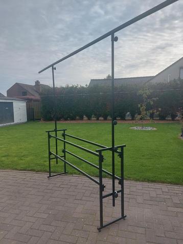 Dj booth tafel + lichtstatief in één  beschikbaar voor biedingen