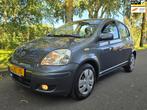 Toyota Yaris 1.3 VVT-121dkm kmNw apk 5drs airco unieke kmsta, Auto's, Toyota, Voorwielaandrijving, Gebruikt, 880 kg, 4 cilinders