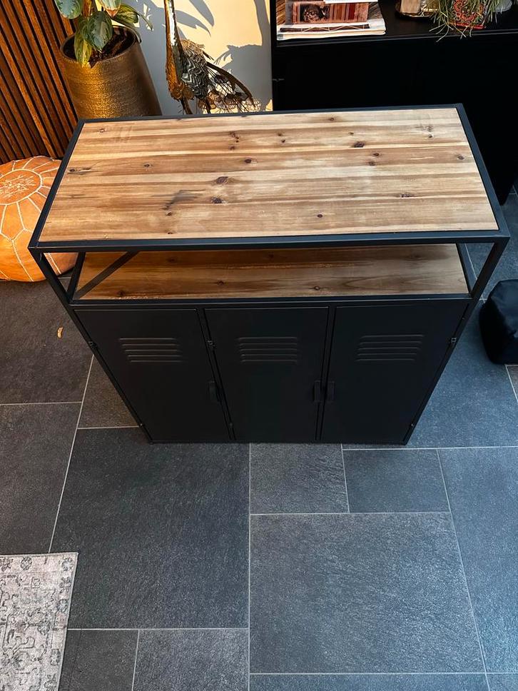 Industriële kast met houten blad, Huis en Inrichting, Kasten | Lockerkasten, Zo goed als nieuw, Ophalen