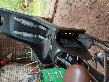 Bijna nieuw fiets stoeltje elektrische fiets  beschikbaar voor biedingen