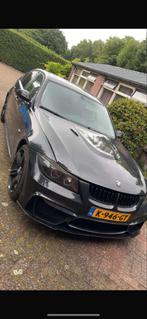 BMW 3-Serie 2.0 I 320 AUT 2005 Zwart, Auto's, BMW, 65 €/maand, 1995 cc, Zwart, 4 cilinders