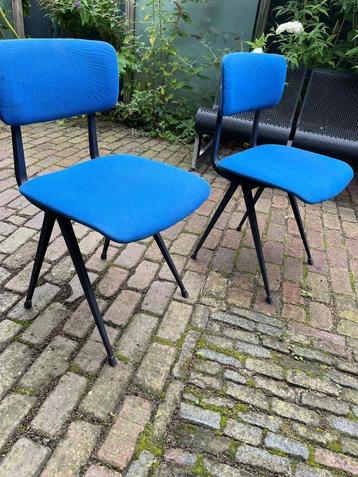 2x Result Friso Kramer gestoffeerd vintage beschikbaar voor biedingen