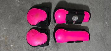 Roze pees beschermers te koop beschikbaar voor biedingen