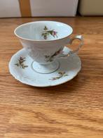 Antieke Kop en Schotel met Bloemen, Huis en Inrichting, Keuken | Servies, Gebruikt, Ophalen of Verzenden, Overige stijlen, Kop(pen) en/of Schotel(s)