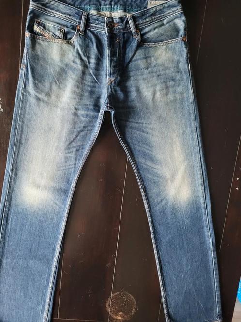 ZGAN CLASSIC DIESEL WAYKEE REGULAR STRAIGHT JEANS SIZE 32/33, Kleding | Heren, Spijkerbroeken en Jeans, Zo goed als nieuw, W32 (confectie 46) of kleiner