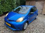 Toyota Aygo RIJKAAR/APK/HISTORY/BEURT/NAP/AIRCO/5drs//DIREKT, Auto's, Toyota, Voorwielaandrijving, Euro 5, Stof, Gebruikt
