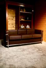 Corbussier Cassina Ic2 Bank 3 zits Nieuwstaat Replica, Huis en Inrichting, Corbussier Replica, Art deco, 150 tot 200 cm, Driepersoons