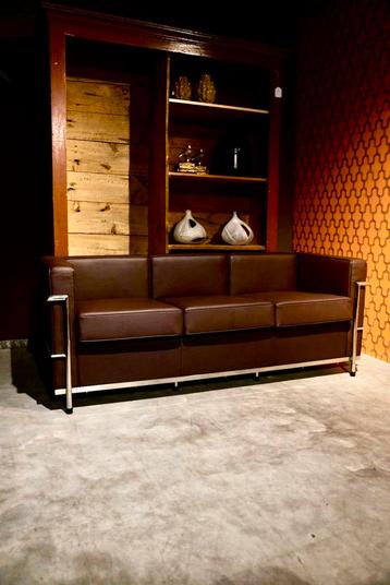 Corbussier Cassina Ic2 Bank 3 zits Nieuwstaat Replica beschikbaar voor biedingen