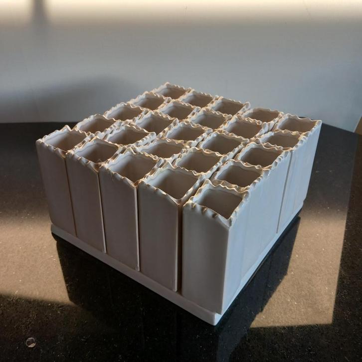 Fraaie multi-bud vase -bloemenblok 25 openingen keramiek, Huis en Inrichting, Woonaccessoires | Vazen, Zo goed als nieuw, Overige kleuren