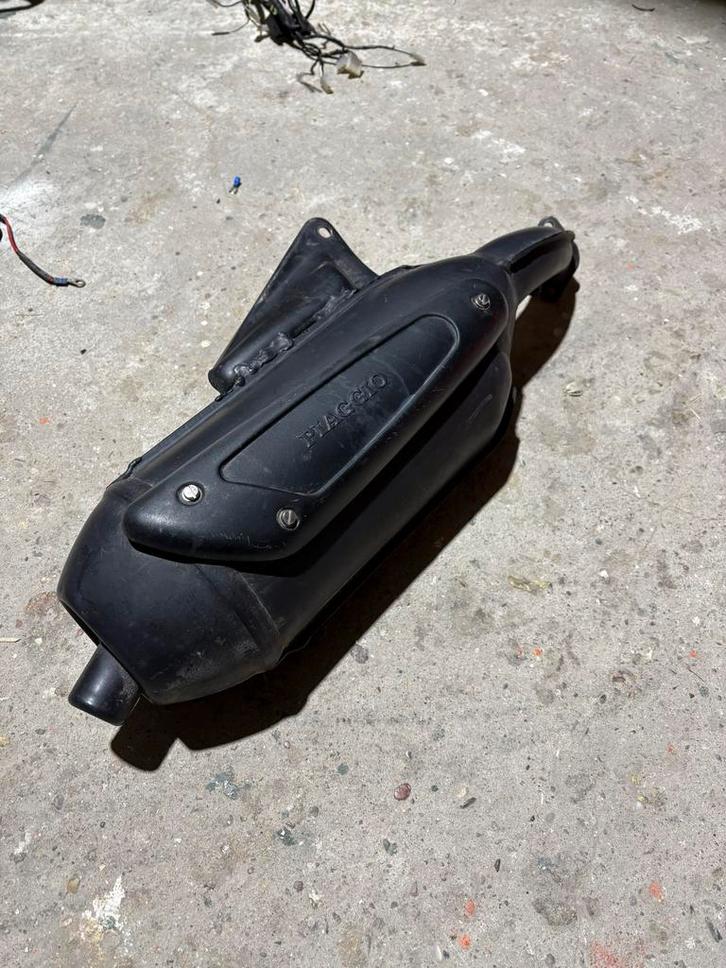 Piaggio 125/172cc Uitlaat - SE01, Fietsen en Brommers, Brommeronderdelen | Scooters, Gebruikt, Piaggio, Uitlaat, Ophalen of Verzenden