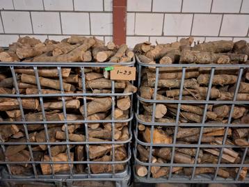 Haardhout te koop beschikbaar voor biedingen
