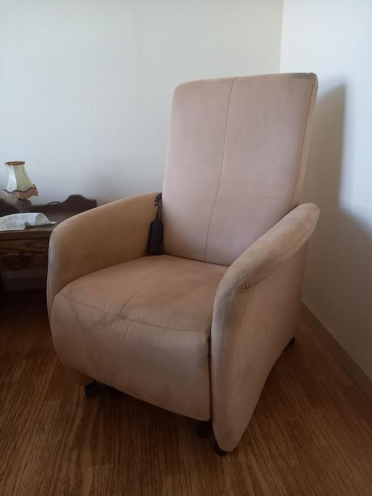 Sta op stoel, Huis en Inrichting, Fauteuils, Gebruikt, Stof, 50 tot 75 cm, Minder dan 75 cm, Ophalen