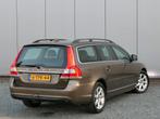 Volvo V70 T4 Nordic+ Leer / Trekhaak / Standkachel / Navi, Voorwielaandrijving, Euro 5, Gebruikt, Zwart