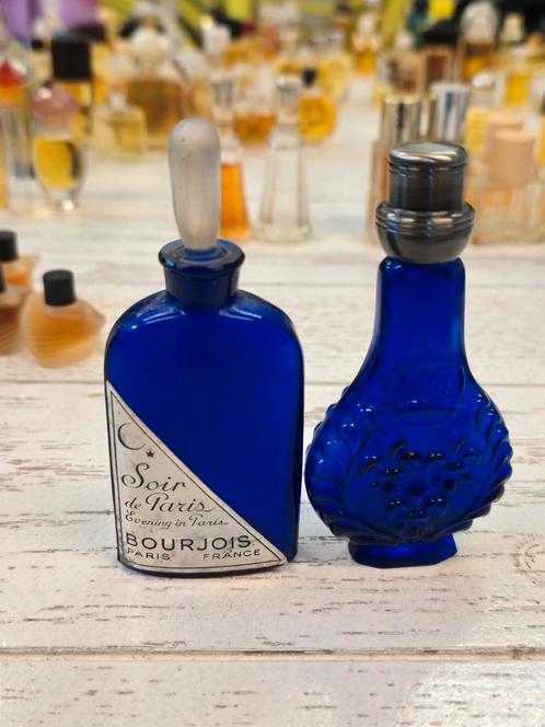 Vintage Soir de Paris Bourjois Perfume Bottle 2 stuks, Sieraden, Tassen en Uiterlijk, Uiterlijk | Parfum, Zo goed als nieuw, Ophalen of Verzenden