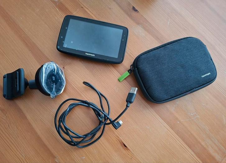TomTom Go Essential 5 Europa, Auto diversen, Autonavigatie, Gebruikt, Ophalen of Verzenden