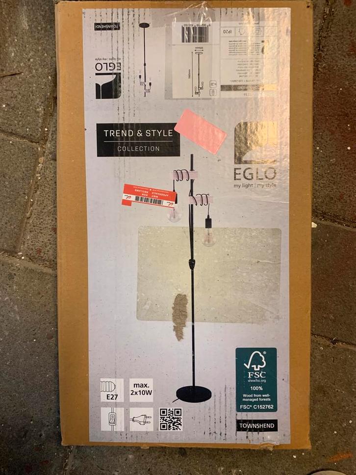 EGLO Townshend Vloerlamp Nieuw in Doos, Huis en Inrichting, Lampen | Vloerlampen, Nieuw, 150 tot 200 cm, Metaal, Ophalen of Verzenden