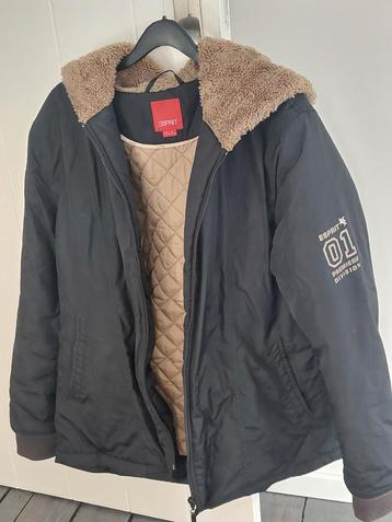Esprit Winterjas XL beschikbaar voor biedingen