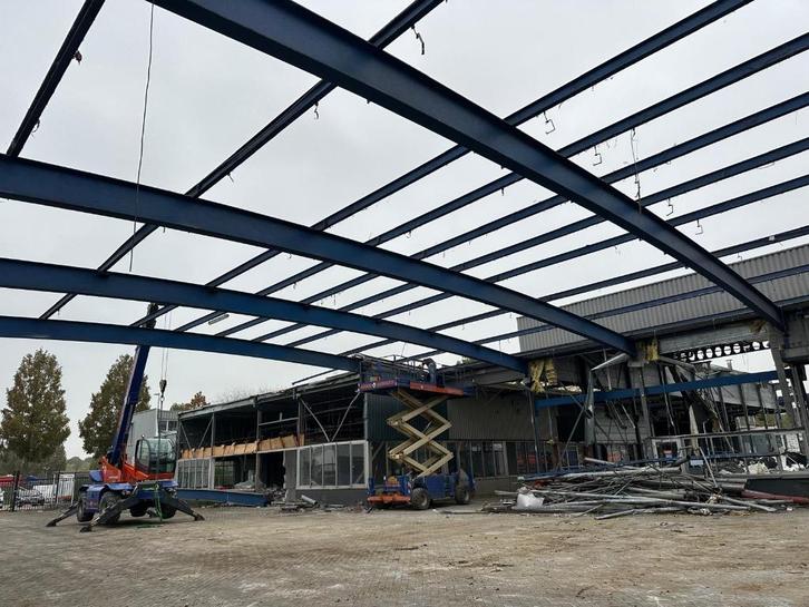 Gebogen stalen spanten – IPE 600 profiel – 22.800 mm, Doe-het-zelf en Verbouw, Metalen, Gebruikt, IJzer, Ophalen