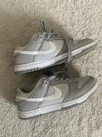 Nike Schoenen Dames Maat 37, Kleding | Dames, Schoenen, Ophalen of Verzenden, Zo goed als nieuw, Grijs, Sneakers of Gympen