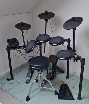 Alesis Nitro elektronisch drumstel beschikbaar voor biedingen