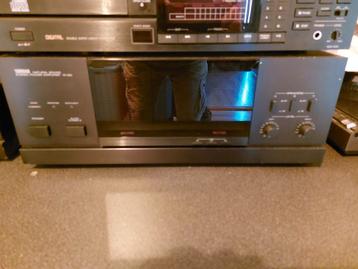 yamaha M-60 eindversterker defect. beschikbaar voor biedingen