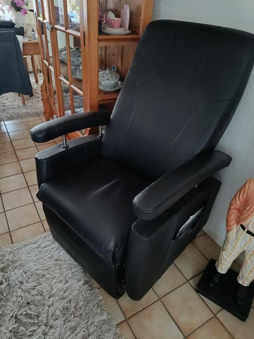 Fitform 570 Vario Zorgfauteuil (Sta op stoel), Huis en Inrichting, Fauteuils, Zo goed als nieuw, Leer, 50 tot 75 cm, Minder dan 75 cm