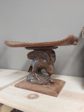 Krukje bankje zitje Afrikaanse houtsnijkunst arend schildpad beschikbaar voor biedingen