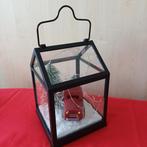 Glazen kersthuisje met kerstboom,auto en verlichting, Ophalen of Verzenden, Zo goed als nieuw